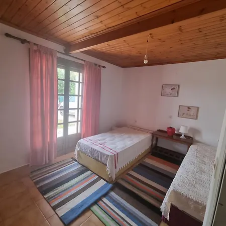 Villa Ektor *